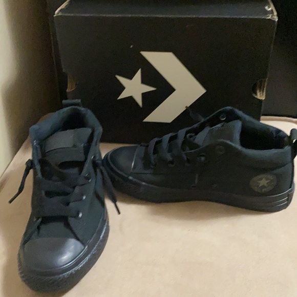 Brand New kids Converse - Picture 3 of 7